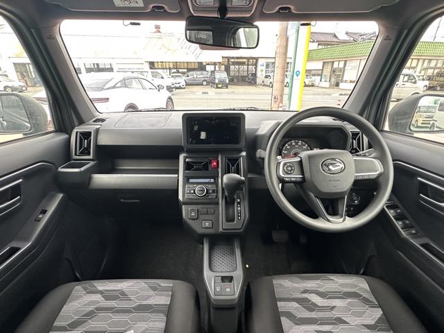 タフト Ｘ　エコアイドルレス　スマートキー　ＬＥＤヘッドライト　フルオートエアコン　電気式パーキングブレーキ　ＵＳＢ充電ソケット　ステアリングスイッチ　バックカメラ　衝突被害軽減ブレーキ　届出済未使用車（8枚目）