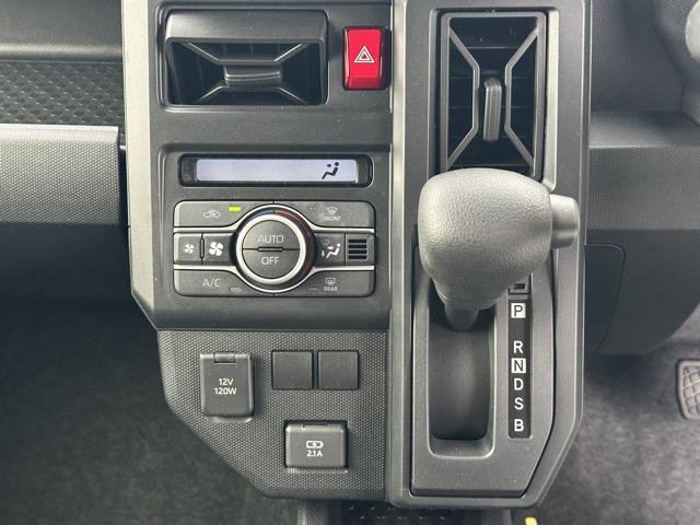 タフト Ｘ　エコアイドルレス　スマートキー　ＬＥＤヘッドライト　フルオートエアコン　電気式パーキングブレーキ　ＵＳＢ充電ソケット　ステアリングスイッチ　バックカメラ　衝突被害軽減ブレーキ　届出済未使用車（19枚目）