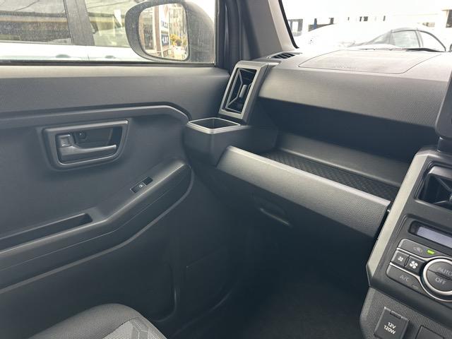 タフト Ｘ　エコアイドルレス　スマートキー　ＬＥＤヘッドライト　フルオートエアコン　電気式パーキングブレーキ　ＵＳＢ充電ソケット　ステアリングスイッチ　バックカメラ　衝突被害軽減ブレーキ　届出済未使用車（21枚目）