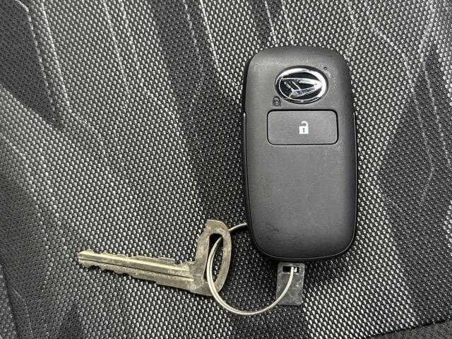 タフト Ｘ　エコアイドルレス　スマートキー　ＬＥＤヘッドライト　フルオートエアコン　電気式パーキングブレーキ　ＵＳＢ充電ソケット　ステアリングスイッチ　バックカメラ　衝突被害軽減ブレーキ　届出済未使用車（24枚目）