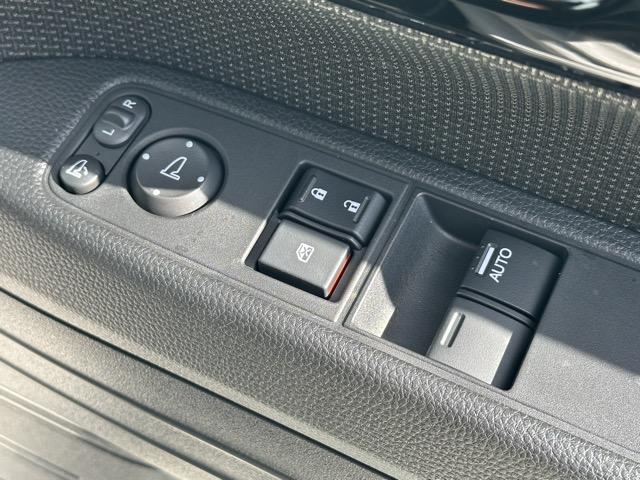 Ｎ－ＶＡＮ ファン　２ＷＤ　ＣＶＴ　ホンダセンシング　フルＬＥＤヘッドライト　運転席用＆助手席用ｉ－ＳＲＳエアバッグシステム　充電用ＵＳＢジャック　スマートキー　アクセサリーソケット（ＤＣ１２Ｖ）　届出済未使用車（16枚目）