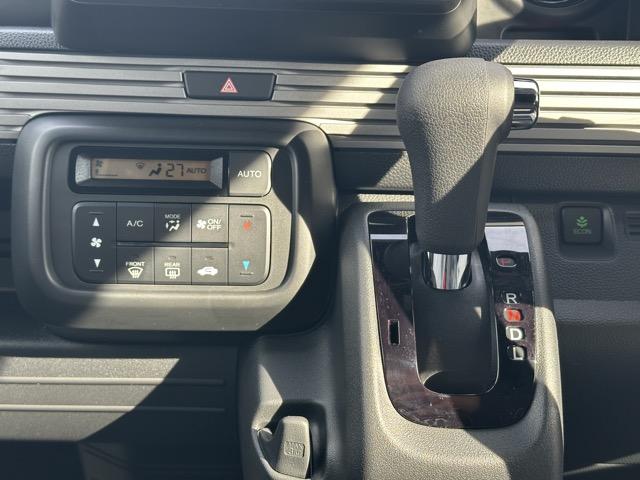 Ｎ－ＶＡＮ ファン　２ＷＤ　ＣＶＴ　ホンダセンシング　フルＬＥＤヘッドライト　運転席用＆助手席用ｉ－ＳＲＳエアバッグシステム　充電用ＵＳＢジャック　スマートキー　アクセサリーソケット（ＤＣ１２Ｖ）　届出済未使用車（19枚目）