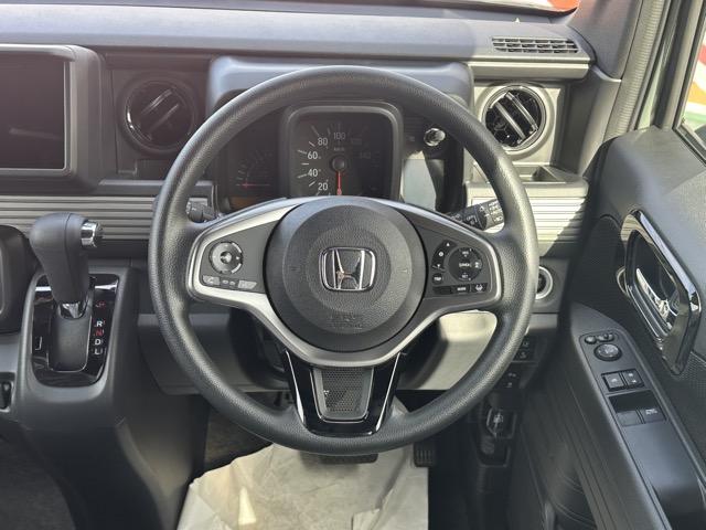Ｎ－ＶＡＮ ファン　２ＷＤ　ＣＶＴ　ホンダセンシング　フルＬＥＤヘッドライト　運転席用＆助手席用ｉ－ＳＲＳエアバッグシステム　充電用ＵＳＢジャック　スマートキー　アクセサリーソケット（ＤＣ１２Ｖ）　届出済未使用車（10枚目）