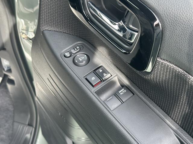 Ｎ－ＶＡＮ ファン　２ＷＤ　ＣＶＴ　ホンダセンシング　フルＬＥＤヘッドライト　運転席用＆助手席用ｉ－ＳＲＳエアバッグシステム　充電用ＵＳＢジャック　スマートキー　アクセサリーソケット（ＤＣ１２Ｖ）　届出済未使用車（16枚目）