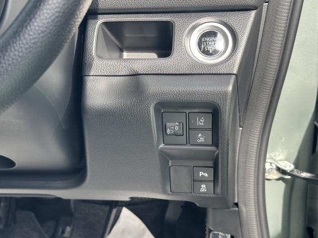 Ｎ－ＶＡＮ ファン　２ＷＤ　ＣＶＴ　ホンダセンシング　フルＬＥＤヘッドライト　運転席用＆助手席用ｉ－ＳＲＳエアバッグシステム　充電用ＵＳＢジャック　スマートキー　アクセサリーソケット（ＤＣ１２Ｖ）　届出済未使用車（17枚目）