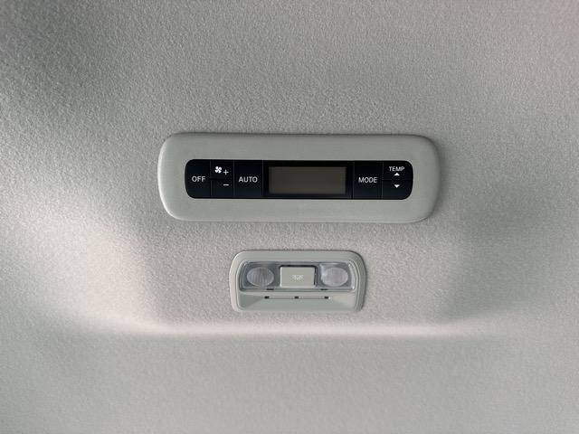 セレナ e-パワー ルキシオン ホットプラスパッケージ 純正ナビゲーション アラウンドビューモニター ETC プロパイロット リヤオートエアコン 両側パワースライドドア ロールサンシェード シートバックテーブル 登録済未使用車(12枚目)