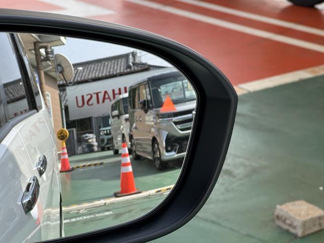 セレナ e-パワー ルキシオン ホットプラスパッケージ 純正ナビゲーション アラウンドビューモニター ETC プロパイロット リヤオートエアコン 両側パワースライドドア ロールサンシェード シートバックテーブル 登録済未使用車(23枚目)