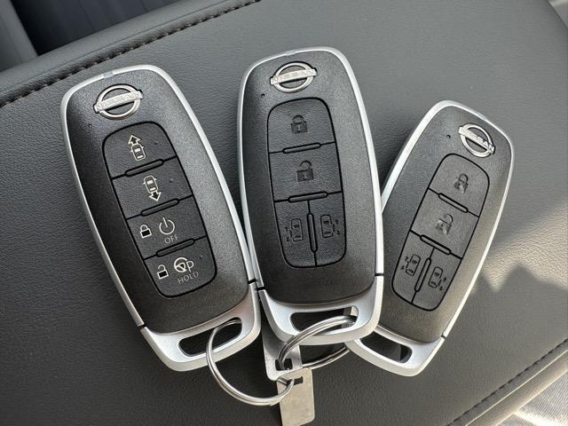 セレナ e-パワー ルキシオン ホットプラスパッケージ 純正ナビゲーション アラウンドビューモニター ETC プロパイロット リヤオートエアコン 両側パワースライドドア ロールサンシェード シートバックテーブル 登録済未使用車(35枚目)