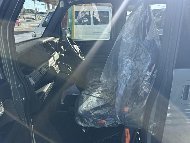 Ｎ－ＶＡＮ ファン　２ＷＤ　ＣＶＴ　ホンダセンシング　フルＬＥＤヘッドライト　運転席用＆助手席用ｉ－ＳＲＳエアバッグシステム　充電用ＵＳＢジャック　スマートキー　アクセサリーソケット（ＤＣ１２Ｖ）　届出済未使用車（6枚目）