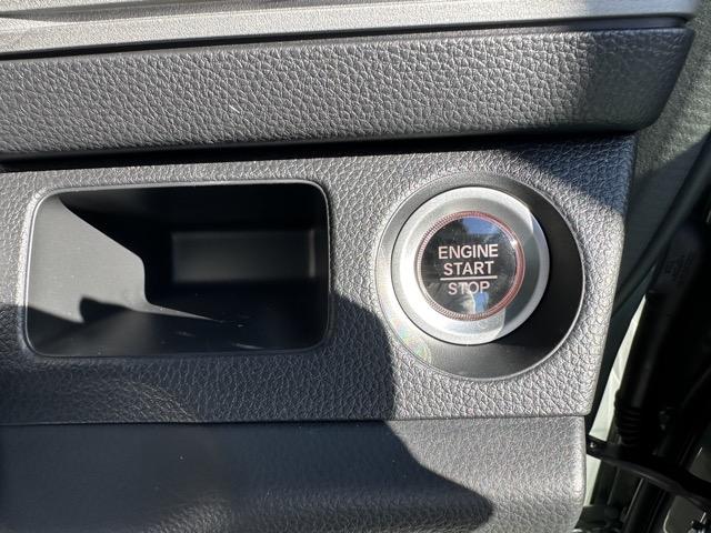 Ｎ－ＶＡＮ ファン　２ＷＤ　ＣＶＴ　ホンダセンシング　フルＬＥＤヘッドライト　運転席用＆助手席用ｉ－ＳＲＳエアバッグシステム　充電用ＵＳＢジャック　スマートキー　アクセサリーソケット（ＤＣ１２Ｖ）　届出済未使用車（18枚目）