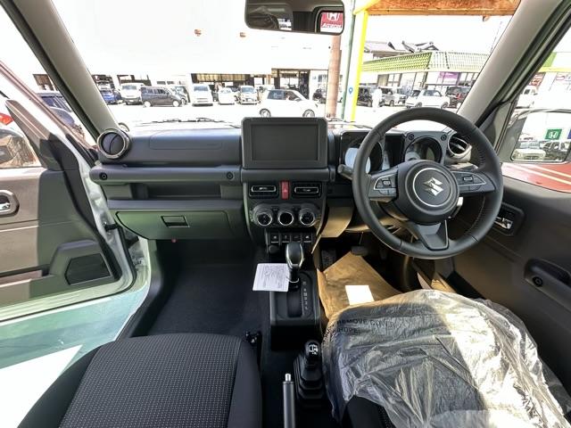 ジムニー XC 4WD 4AT デュアルセンサーブレーキサポート LEDヘッドランプ ハイビームアシスト クルーズコントロールシステム 電動格納式リモコンドアミラー 運転席・助手席シートヒーター 届出済未使用車(8枚目)