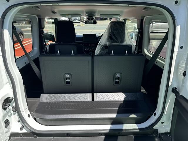 ジムニー XC 4WD 4AT デュアルセンサーブレーキサポート LEDヘッドランプ ハイビームアシスト クルーズコントロールシステム 電動格納式リモコンドアミラー 運転席・助手席シートヒーター 届出済未使用車(10枚目)