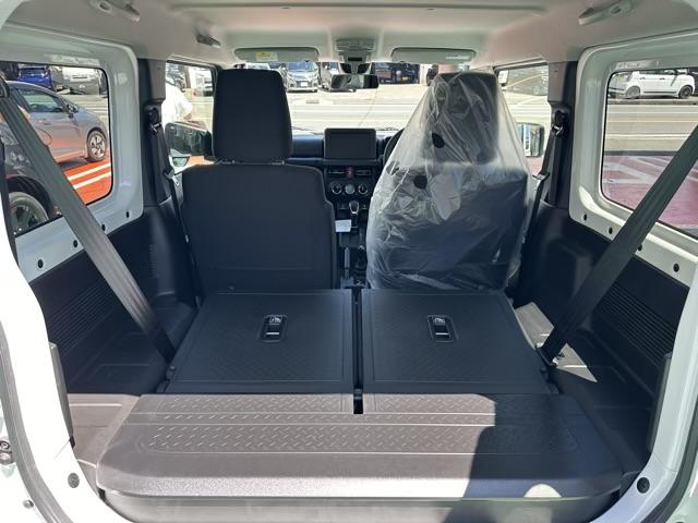 ジムニー XC 4WD 4AT デュアルセンサーブレーキサポート LEDヘッドランプ ハイビームアシスト クルーズコントロールシステム 電動格納式リモコンドアミラー 運転席・助手席シートヒーター 届出済未使用車(11枚目)