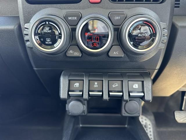 ジムニー XC 4WD 4AT デュアルセンサーブレーキサポート LEDヘッドランプ ハイビームアシスト クルーズコントロールシステム 電動格納式リモコンドアミラー 運転席・助手席シートヒーター 届出済未使用車(17枚目)