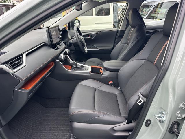 RAV4 アドベンチャー 4WD セーフティセンス LEDヘッドランプ ディスプレイオーディオ バックモニター ETC メモリー機能付パワーシート シートヒーター&ベンチレーション ステアリングヒーター 本革巻ステアリング(6枚目)