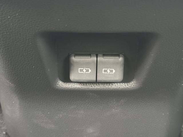 RAV4 アドベンチャー 4WD セーフティセンス LEDヘッドランプ ディスプレイオーディオ バックモニター ETC メモリー機能付パワーシート シートヒーター&ベンチレーション ステアリングヒーター 本革巻ステアリング(8枚目)