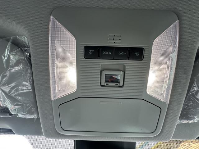 RAV4 アドベンチャー 4WD セーフティセンス LEDヘッドランプ ディスプレイオーディオ バックモニター ETC メモリー機能付パワーシート シートヒーター&ベンチレーション ステアリングヒーター 本革巻ステアリング(34枚目)