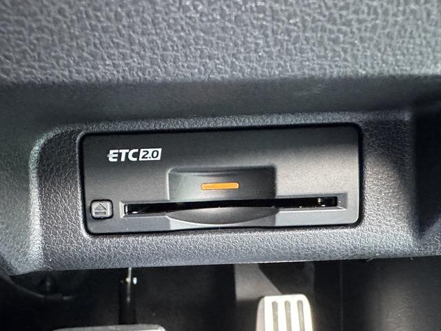 フェアレディＺ ニスモ　走行距離１，７９１ｋｍ　９ＡＴ　専用チューニング＆エクステリア＆インテリア　コネクトナビ　レイズ製鍛造ＡＷ　パドルシフト　レカロ製シート　Ｆ・Ｓ・Ｒスポイラーブラックアウト　ニスモエンブレムレス（21枚目）