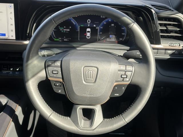 クラウンクロスオーバー Gアドバンスド・レザーパッケージ 純正ナビゲーション パノラマカメラ ETC シートヒーター&ベンチレーション パワーシート パワーバックドア AC100V電源 革巻きハンドル オートクルーズコントロール スマートキー LEDライト(9枚目)