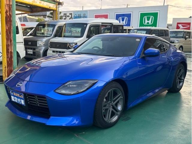 フェアレディＺ バージョンＴ　走行距離８５８ｋｍ　９ＡＴ　内装色／ブラック　ＬＥＤヘッドランプ　コネクトナビ　ＥＴＣ２．０　ＢＯＳＥサウンド　３連サブメーター　電制シフト　パドルシフト　シートヒーター　デジタルインナーミラー（4枚目）