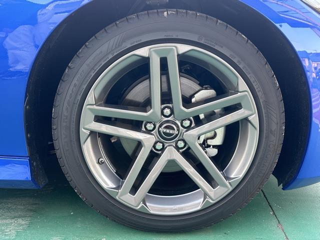 フェアレディＺ バージョンＴ　走行距離８５８ｋｍ　９ＡＴ　内装色／ブラック　ＬＥＤヘッドランプ　コネクトナビ　ＥＴＣ２．０　ＢＯＳＥサウンド　３連サブメーター　電制シフト　パドルシフト　シートヒーター　デジタルインナーミラー（10枚目）