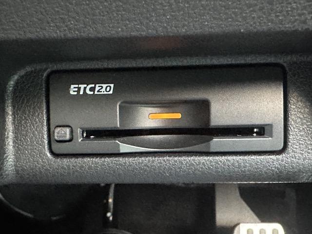 フェアレディＺ バージョンＴ　走行距離８５８ｋｍ　９ＡＴ　内装色／ブラック　ＬＥＤヘッドランプ　コネクトナビ　ＥＴＣ２．０　ＢＯＳＥサウンド　３連サブメーター　電制シフト　パドルシフト　シートヒーター　デジタルインナーミラー（27枚目）