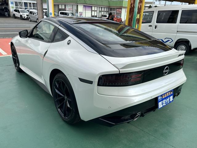 フェアレディＺ バージョンＳＴ　９ＡＴ　内装色／ブラック　ＮｉｓｓａｎＣｏｎｎｅｃｔナビゲーション　ＥＴＣ２．０　ＬＥＤヘッドランプ　本革巻ステアリング　３連サブメーター　シートヒーター＆パワーシート　ＢＯＳＥサウンドシステム（5枚目）