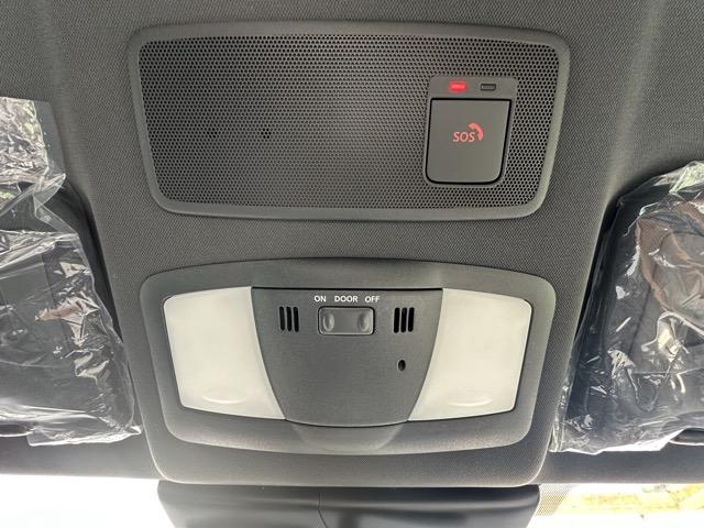 フェアレディＺ バージョンＳＴ　９ＡＴ　内装色／ブラック　ＮｉｓｓａｎＣｏｎｎｅｃｔナビゲーション　ＥＴＣ２．０　ＬＥＤヘッドランプ　本革巻ステアリング　３連サブメーター　シートヒーター＆パワーシート　ＢＯＳＥサウンドシステム（15枚目）