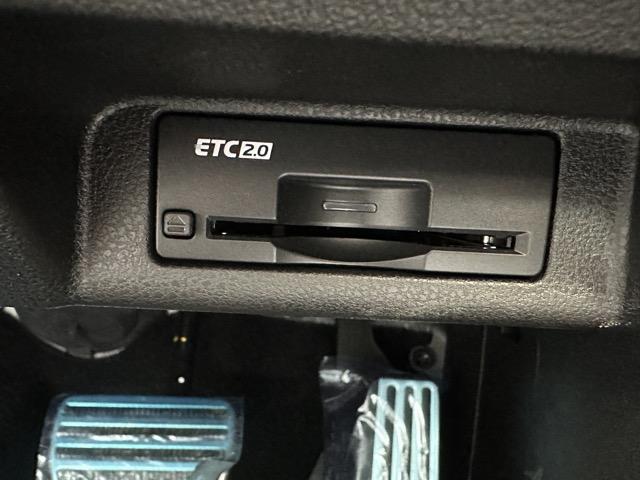 フェアレディＺ バージョンＳＴ　９ＡＴ　内装色／ブラック　ＮｉｓｓａｎＣｏｎｎｅｃｔナビゲーション　ＥＴＣ２．０　ＬＥＤヘッドランプ　本革巻ステアリング　３連サブメーター　シートヒーター＆パワーシート　ＢＯＳＥサウンドシステム（26枚目）