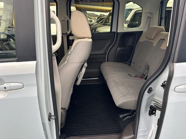 N-BOX L・ターボ 走行距離9,956km 純正ナビ・ETC・バックモニター付 ホンダセンシング LEDヘッドランプ 両側パワースライドドア 電子制御パーキングブレーキ 運転席・助手席シートヒーター ロールサンシェード(7枚目)