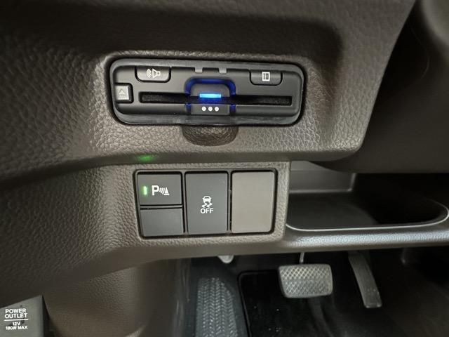N-BOX L・ターボ 走行距離9,956km 純正ナビ・ETC・バックモニター付 ホンダセンシング LEDヘッドランプ 両側パワースライドドア 電子制御パーキングブレーキ 運転席・助手席シートヒーター ロールサンシェード(25枚目)