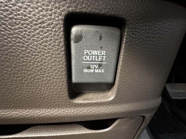 N-BOX L・ターボ 走行距離9,956km 純正ナビ・ETC・バックモニター付 ホンダセンシング LEDヘッドランプ 両側パワースライドドア 電子制御パーキングブレーキ 運転席・助手席シートヒーター ロールサンシェード(26枚目)