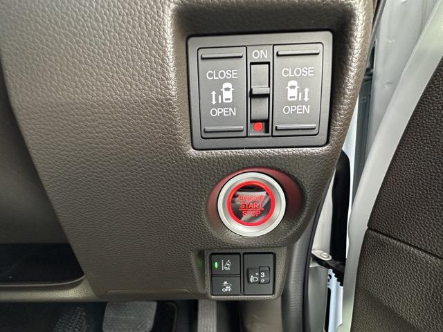 N-BOX L・ターボ 走行距離9,956km 純正ナビ・ETC・バックモニター付 ホンダセンシング LEDヘッドランプ 両側パワースライドドア 電子制御パーキングブレーキ 運転席・助手席シートヒーター ロールサンシェード(27枚目)