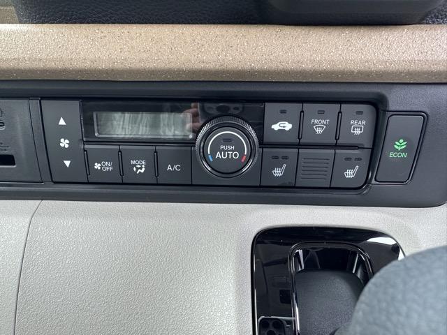 N-BOX ベースグレード コンフォートパッケージ装着車/運転席・助手席シートヒーター 電動スライドドア リアセンターアームレスト シートバックテーブル オートリトラミラー ホンダセンシング LEDヘッドライト ディーラー試乗車(22枚目)