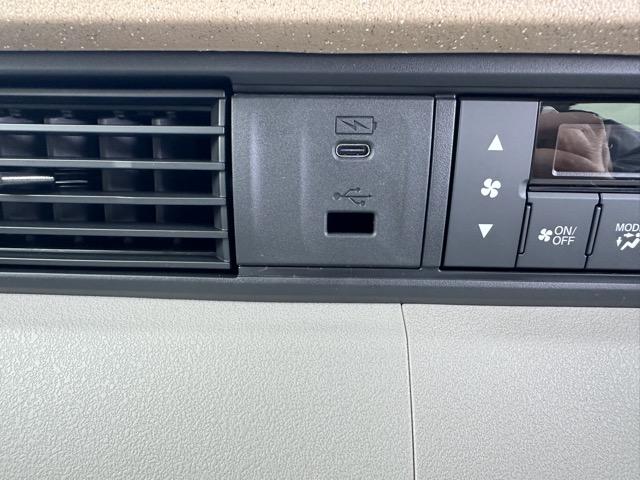 N-BOX ベースグレード コンフォートパッケージ装着車/運転席・助手席シートヒーター 電動スライドドア リアセンターアームレスト シートバックテーブル オートリトラミラー ホンダセンシング LEDヘッドライト ディーラー試乗車(23枚目)