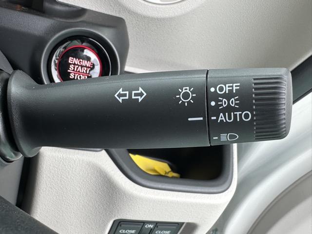 N-BOX ベースグレード コンフォートパッケージ装着車/運転席・助手席シートヒーター 電動スライドドア リアセンターアームレスト シートバックテーブル オートリトラミラー ホンダセンシング LEDヘッドライト ディーラー試乗車(25枚目)