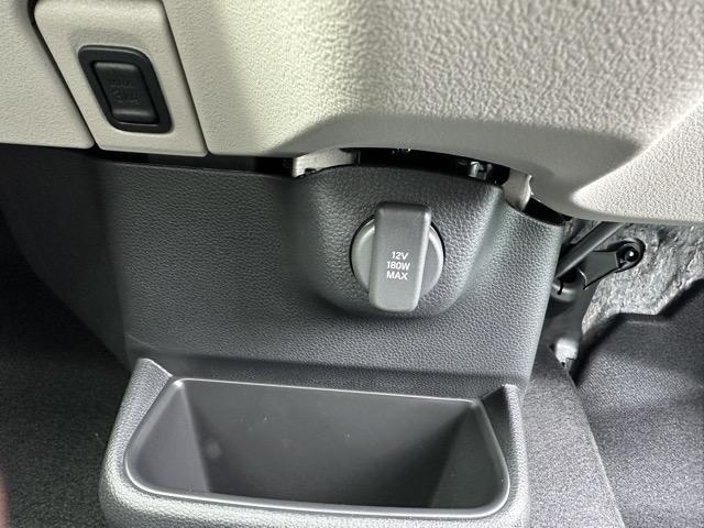 N-BOX ベースグレード コンフォートパッケージ装着車/運転席・助手席シートヒーター 電動スライドドア リアセンターアームレスト シートバックテーブル オートリトラミラー ホンダセンシング LEDヘッドライト ディーラー試乗車(28枚目)