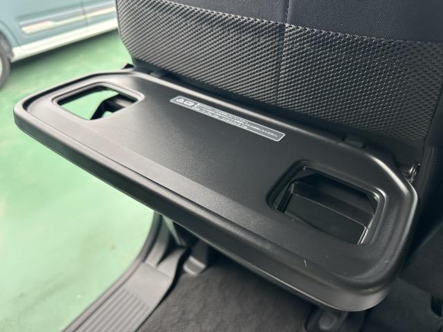 N-BOXカスタム L スタイル+ブラック 社外ナビ・バックモニター・ETC付 ホンダセンシング LEDヘッドランプ 両側電動スライドドア 電子制御パーキングブレーキ 本革巻ステアリング シートヒーター シートバックテーブル ロールサンシェード(9枚目)