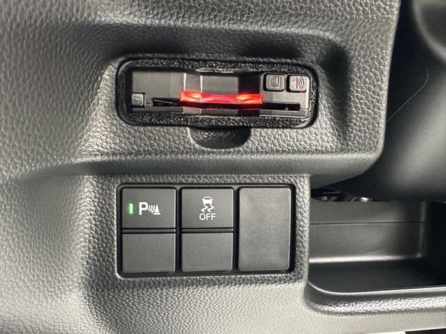 N-BOXカスタム L スタイル+ブラック 社外ナビ・バックモニター・ETC付 ホンダセンシング LEDヘッドランプ 両側電動スライドドア 電子制御パーキングブレーキ 本革巻ステアリング シートヒーター シートバックテーブル ロールサンシェード(21枚目)