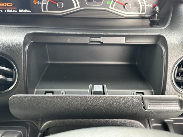 N-BOXカスタム L スタイル+ブラック 社外ナビ・バックモニター・ETC付 ホンダセンシング LEDヘッドランプ 両側電動スライドドア 電子制御パーキングブレーキ 本革巻ステアリング シートヒーター シートバックテーブル ロールサンシェード(31枚目)