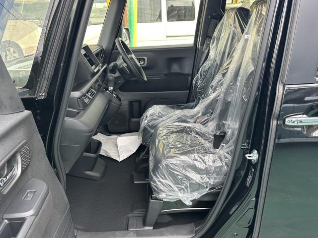 N-BOXカスタム ターボ ホンダセンシング ダイレクトプロジェクション式フルLEDヘッドライト 両側パワースライドドア 電子制御パーキングブレーキ オートブレーキホールド機能 運転席&助手席シートヒーター 届出済未使用車(6枚目)