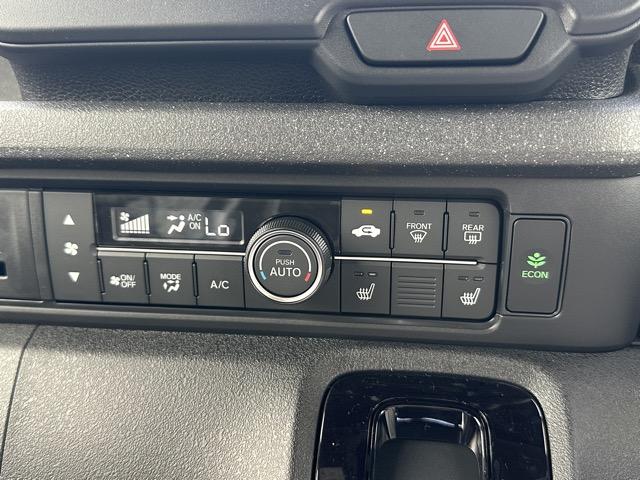 N-BOXカスタム ターボ ホンダセンシング ダイレクトプロジェクション式フルLEDヘッドライト 両側パワースライドドア 電子制御パーキングブレーキ オートブレーキホールド機能 運転席&助手席シートヒーター 届出済未使用車(17枚目)