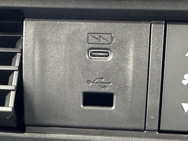 N-BOXカスタム ターボ ホンダセンシング ダイレクトプロジェクション式フルLEDヘッドライト 両側パワースライドドア 電子制御パーキングブレーキ オートブレーキホールド機能 運転席&助手席シートヒーター 届出済未使用車(18枚目)