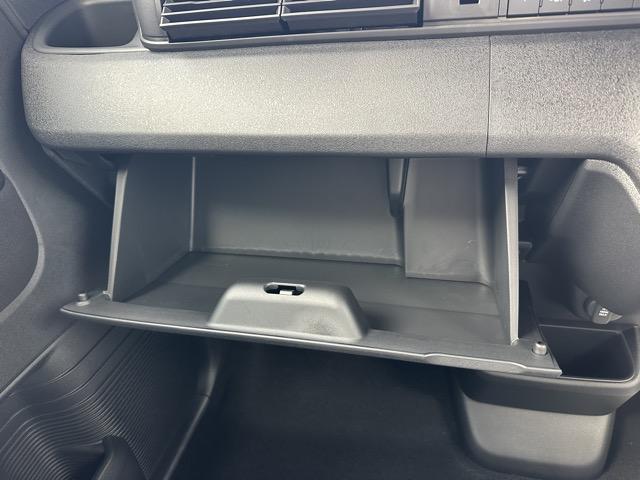 N-BOXカスタム ターボ ホンダセンシング ダイレクトプロジェクション式フルLEDヘッドライト 両側パワースライドドア 電子制御パーキングブレーキ オートブレーキホールド機能 運転席&助手席シートヒーター 届出済未使用車(21枚目)