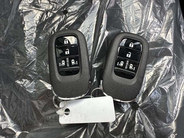 N-BOXカスタム ターボ ホンダセンシング ダイレクトプロジェクション式フルLEDヘッドライト 両側パワースライドドア 電子制御パーキングブレーキ オートブレーキホールド機能 運転席&助手席シートヒーター 届出済未使用車(27枚目)