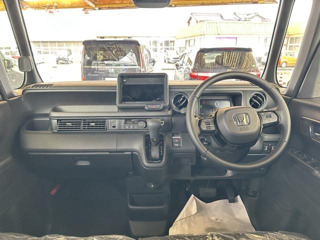 N-BOXカスタム ターボ ホンダセンシング ダイレクトプロジェクション式フルLEDヘッドライト LEDフォグランプ 両側パワースライドドア 電子制御パーキングブレーキ オートブレーキホールド機能 シートヒーター 届出済未使用車(8枚目)
