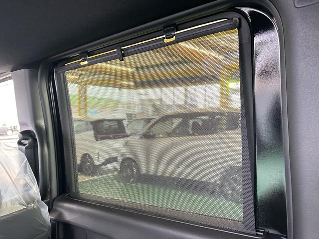 N-BOXカスタム ターボ ホンダセンシング ダイレクトプロジェクション式フルLEDヘッドライト LEDフォグランプ 両側パワースライドドア 電子制御パーキングブレーキ オートブレーキホールド機能 シートヒーター 届出済未使用車(10枚目)