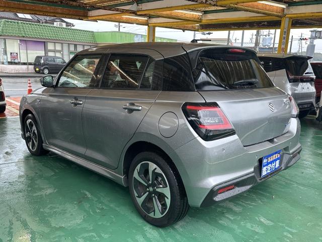 スイフト ハイブリッドＭＺ　エアロ付き　ディスプレイオーディオ　スマートキー　ＬＥＤヘッドライト　フルオートエアコン　ＵＳＢ充電ソケット　革巻きハンドル　オートクルーズコントロール　パドルシフト　衝突被害軽減ブレーキ（5枚目）