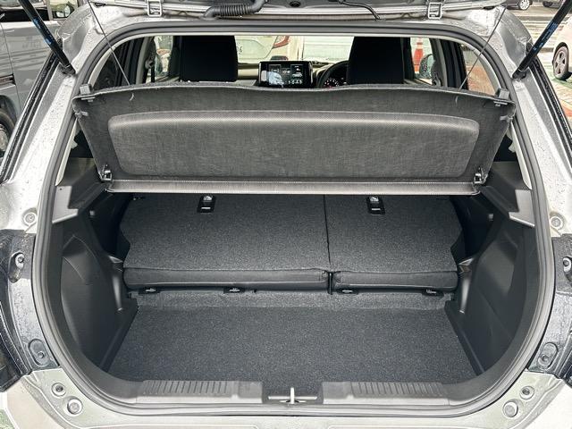 スイフト ハイブリッドＭＺ　エアロ付き　ディスプレイオーディオ　スマートキー　ＬＥＤヘッドライト　フルオートエアコン　ＵＳＢ充電ソケット　革巻きハンドル　オートクルーズコントロール　パドルシフト　衝突被害軽減ブレーキ（10枚目）