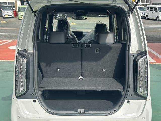 Ｎ－ＷＧＮカスタム Ｌ・ターボブラックスタイル　特別仕様車　ホンダセンシング　９灯式フルＬＥＤヘッドライト　電子制御パーキングブレーキ＆オートブレーキホールド機能　液晶メーター　運転席＆助手席シートヒーター　本革巻ステアリング　届出済未使用車（11枚目）